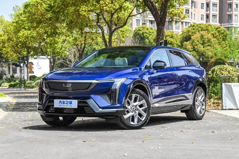 Cadillac Optiq: подробности и фотографии салона накануне премьеры в Пекине