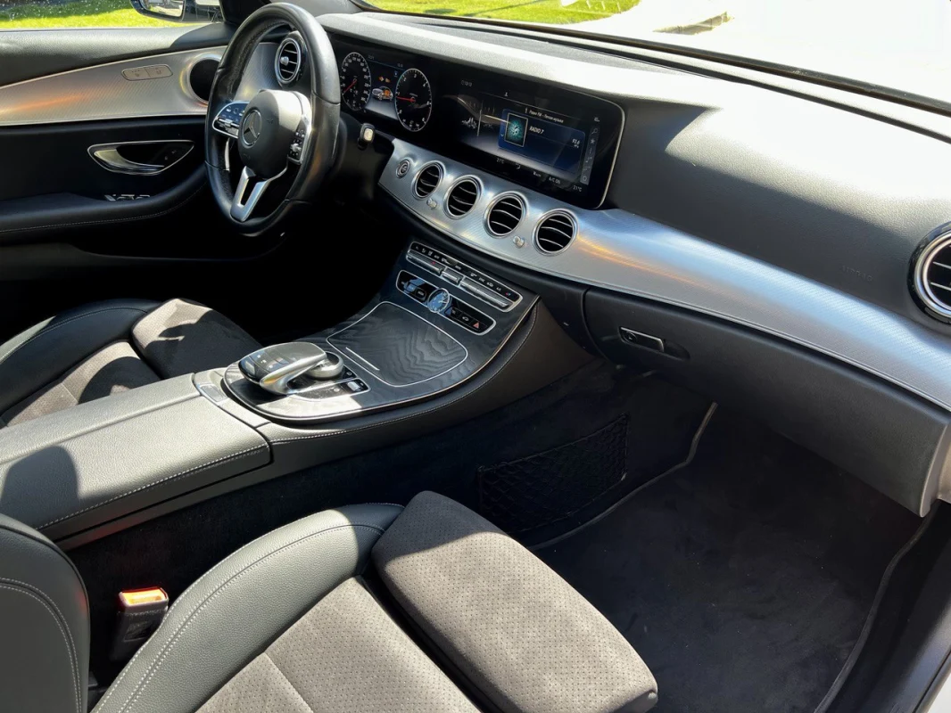 Прокат авто бизнес-класса: комфорт и статус для ваших поездок