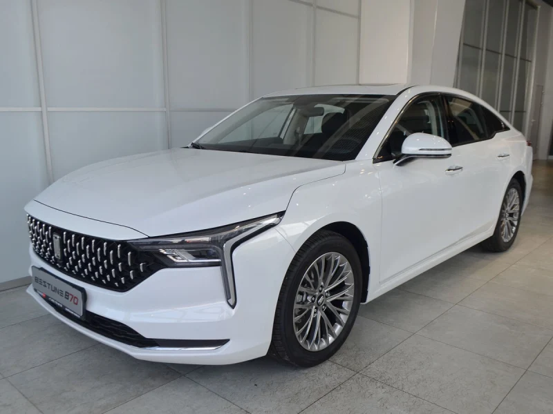 FAW выпустила на российском рынке автомобиль бизнес-класса