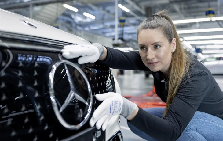 Полная электрификация откладывается: Mercedes-Benz будет обновлять модели с ДВС